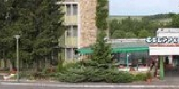 Cseppkő Hotel