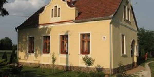 Faluszéli Tóthék Háza