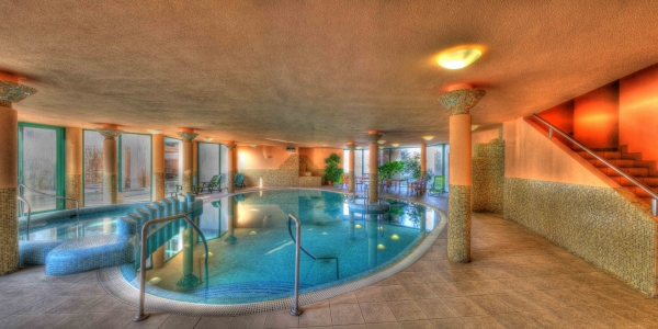 Lugas Hotel és Étterem