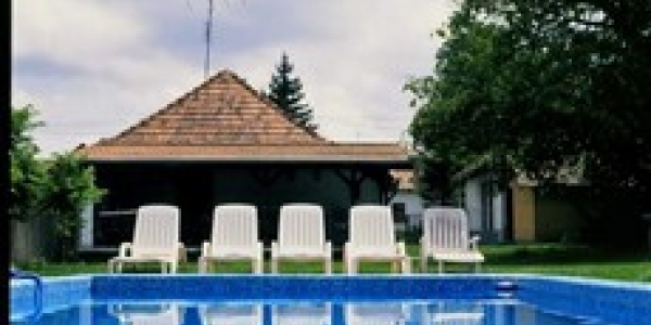 Medencés vendégház Szandaváralja