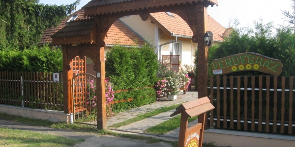 NÉGY ÉVSZAK VENDÉGHÁZ