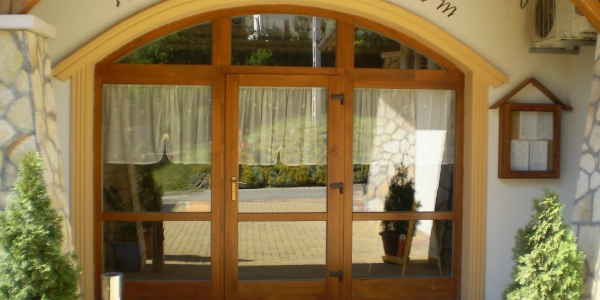 Naspolya Panzió és Étterem