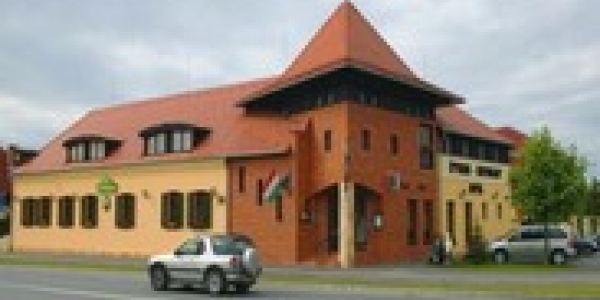 Vadász Hotel és Étterem