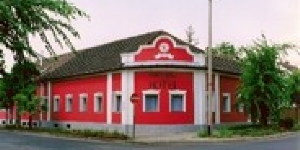 Vörössipka Hotel
